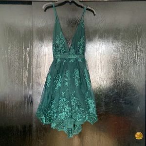 Lulus formal dress. Size large. Emerald green.